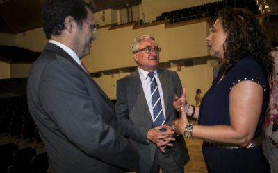 Comeva acompaña a los recién graduados de la Facultad de Economía