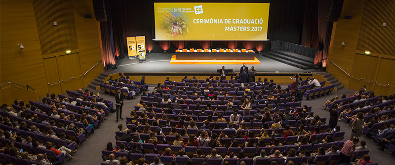 Comeva, presente en la ceremonia de graduación de masters de la Facultad de Economía